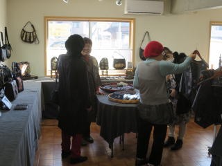 橋本和子　メモリアル革バッグ展-2