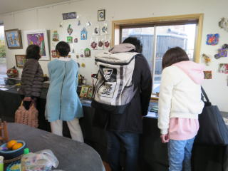 わくわくアトリエ海展2025　会場-5