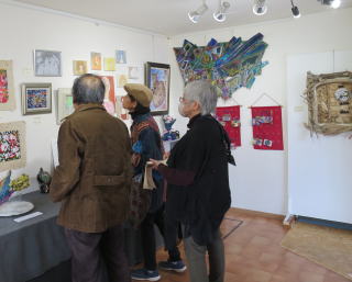 わくわくアトリエ海展2025　会場-1